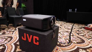 Proyektor Cinema Serius 4K Sanggup 8K – JVC DLA NZ-900
